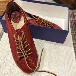 Frye leather casual lace up shoe. Women as size 9